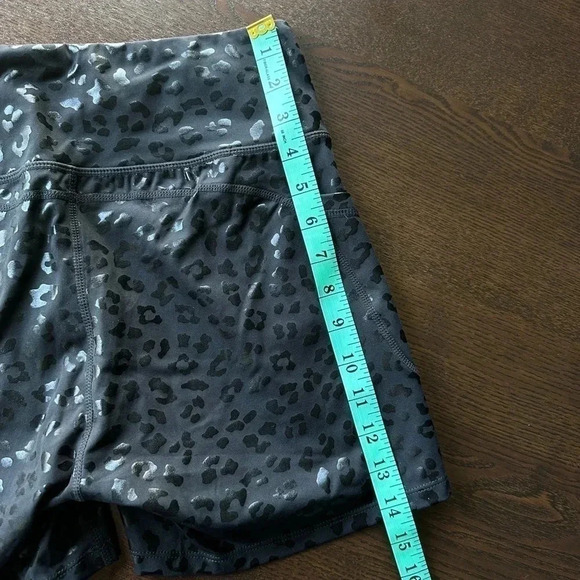 Black Leopard Shorts with Pockets NWT - Picture 5 of 6